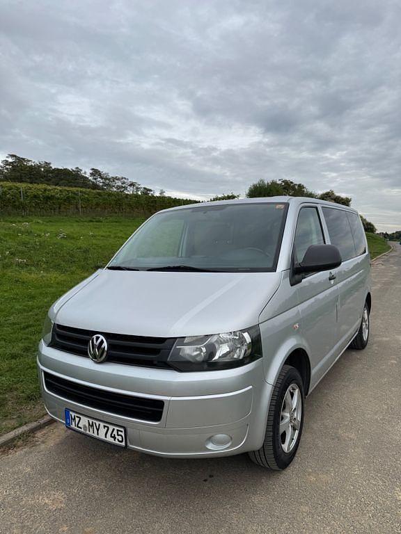 Silber Gebraucht 2013 VW T5 Edition Van | 10.700 € (Superpreis) - Bild 1/4