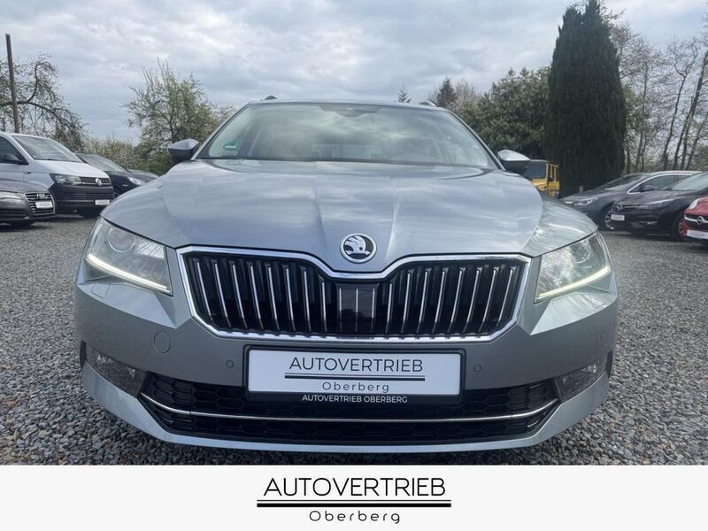 Grau Gebraucht 2019 Skoda Superb LAURIN & KLEMENT Limousine | 19.990 € (Guter Preis) - Bild 1/4