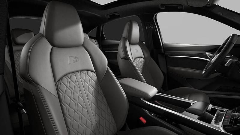 Usata Audi Q8 e-tron 300 kW (408 CV) 2023 Grigio SUV