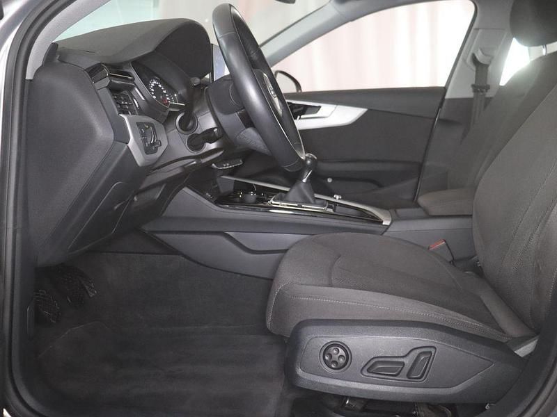 Gebraucht Audi A4 Design 150 PS (110 kW) 2021 Florettsilber metallic Kombi