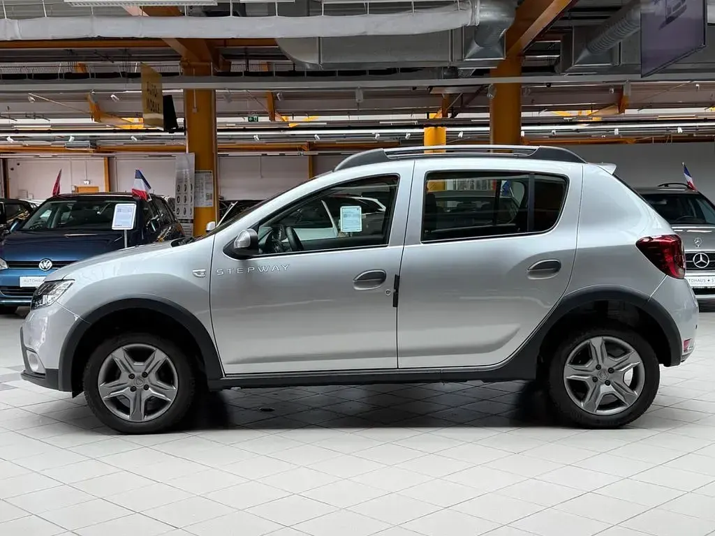 Gebraucht Dacia Sandero Prestige 90 PS (66 kW) 2020 Silber SUV