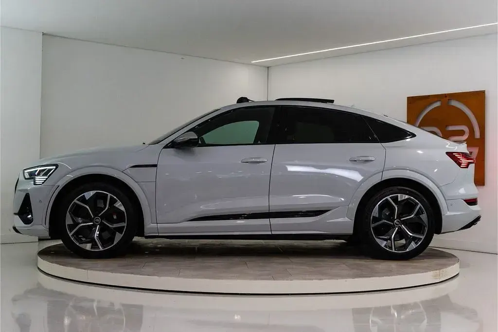 Gebraucht Audi e-tron Sportback Sport 369 kW (503 PS) 2022 Weiß SUV