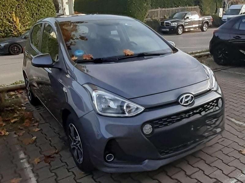 Grau Gebraucht 2017 Hyundai i10 YES! Kleinwagen | 7.300 € (Guter Preis) - Bild 1/4
