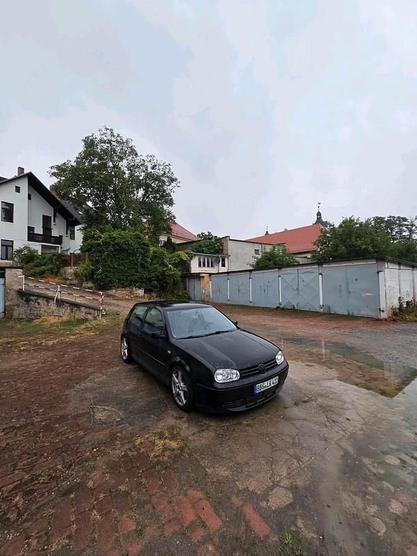 Schwarz Gebraucht 2002 VW Golf IV Coupé | 1.999 € (Fairer Preis) - Bild 1/4