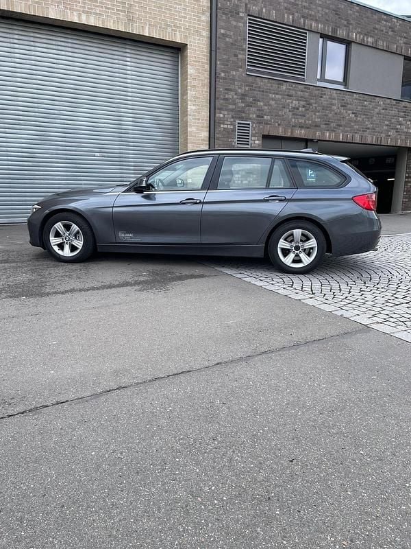 Second-hand BMW 318 143 CP (105 kW) 2014 Gri Break