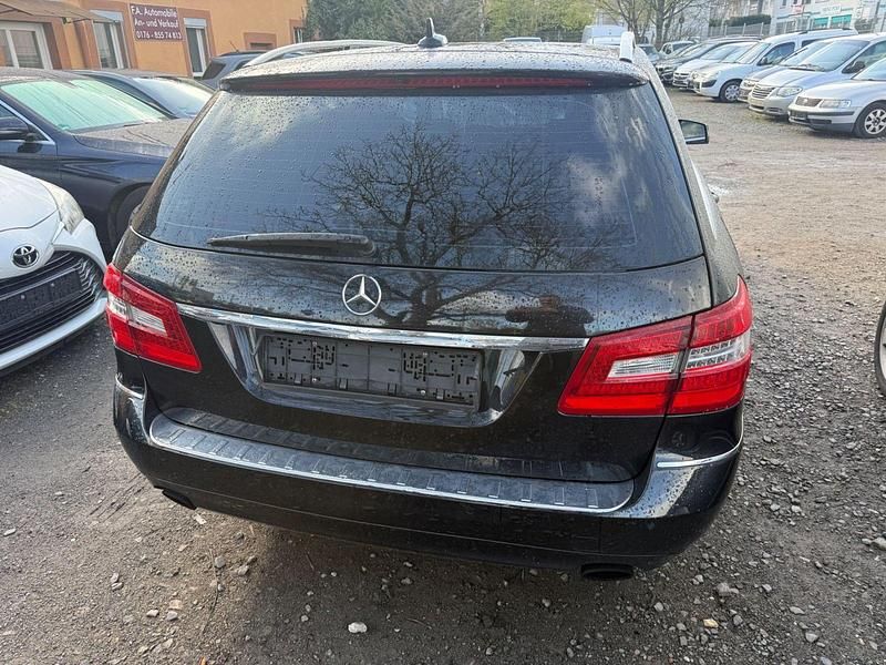 Gebraucht Mercedes E350 Elegance 231 PS (169 kW) 2010 Schwarz Kombi