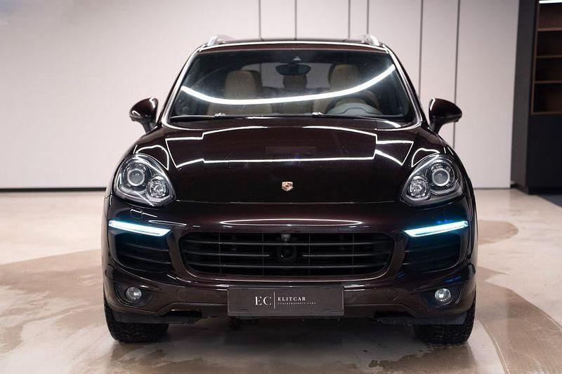Gebraucht Porsche Cayenne S E-Hybrid 416 PS (305 kW) 2015 Rot SUV