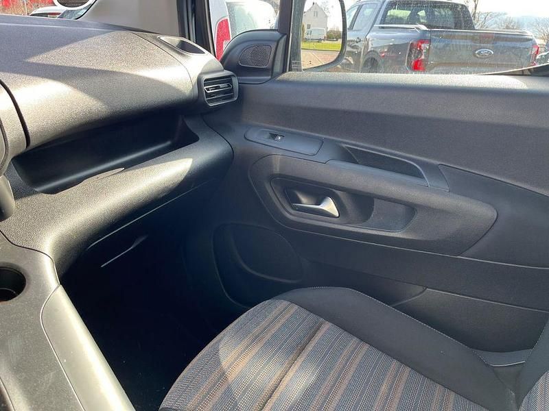 Gebraucht Opel Combo Life Innovation 131 PS (96 kW) 2018 Schwarz Van / Kleinbus