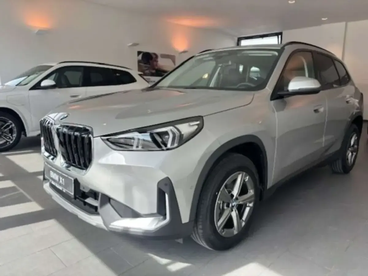 Neu BMW X1 136 PS (100 kW) 2026 Spacesilber metallic SUV