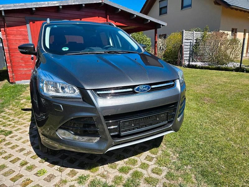 Używany Ford Kuga Titanium 150 KM (110 kW) 2016 Szary SUV