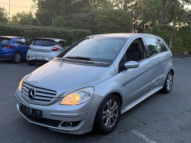 Silber Gebraucht 2008 Mercedes B180 Van / Kleinbus | 2.590 € (Superpreis) - Bild 1/4
