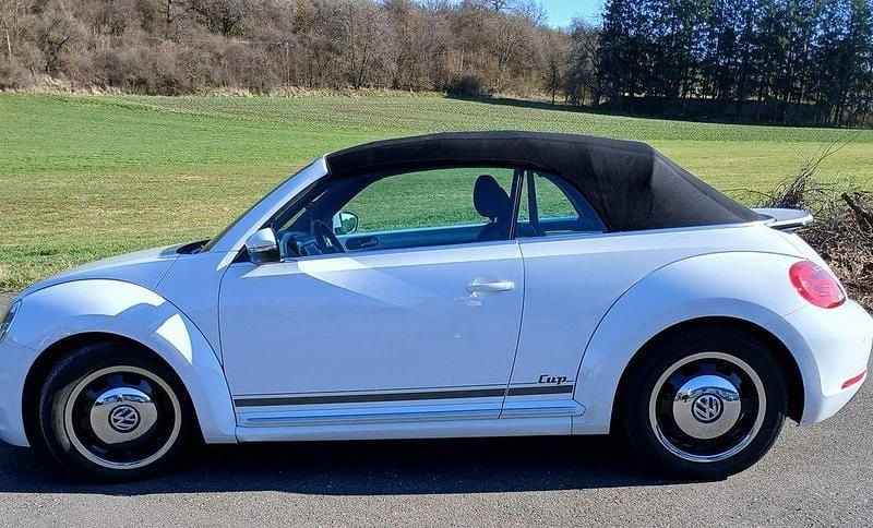 Gebraucht VW Beetle Cup 105 PS (77 kW) 2015 Weiß Kleinwagen
