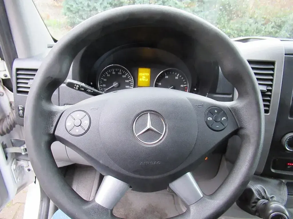 Używany Mercedes Sprinter 163 KM (119 kW) 2016 Biały Van