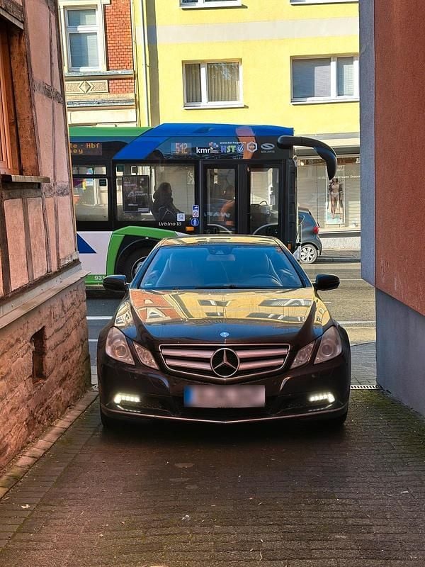 Gebraucht Mercedes E350 231 PS (169 kW) 2009 Schwarz Coupé