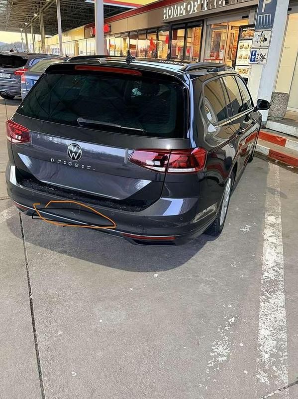 Gebraucht VW Passat Basis 150 PS (110 kW) 2021 Grau Kombi