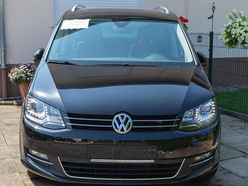 Schwarz Gebraucht 2015 VW Sharan Beach Van / Kleinbus | 18.500 € (Fairer Preis) - Bild 1/4