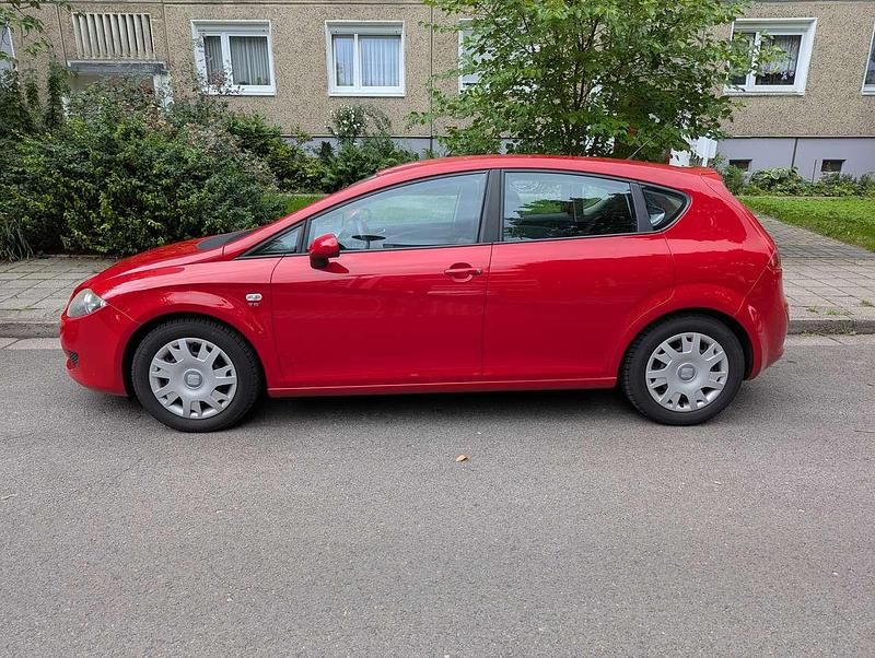 Rot Gebraucht 2008 Seat Leon Reference Limousine | 2.550 € (Fairer Preis) - Bild 1/4