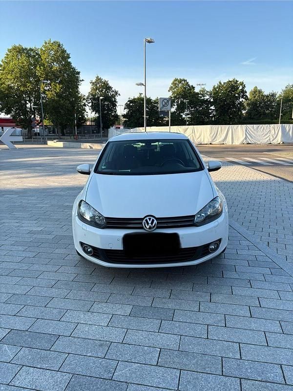 Weiß Gebraucht 2010 VW Golf VI Highline Limousine | 6.600 € (Fairer Preis) - Bild 1/4