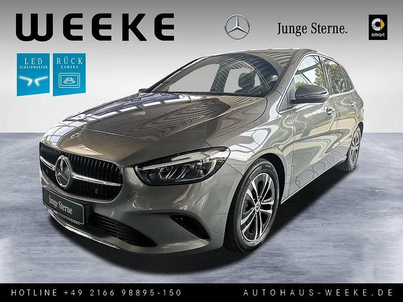 Grau Gebraucht 2024 Mercedes B180 Advanced Van / Kleinbus | 31.179 € (Guter Preis) - Bild 1/4