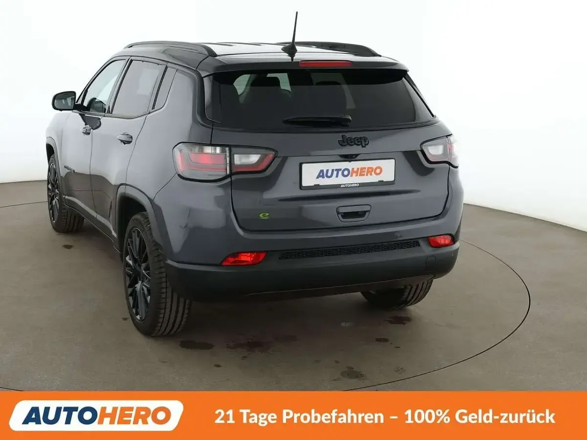Usado Jeep Compass Limited 190 CV (139 kW) 2022 Gris SUV