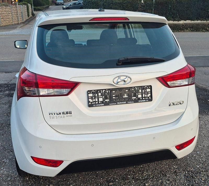 Gebraucht Hyundai ix20 Edition 90 PS (66 kW) 2013 Weiß Kleinwagen