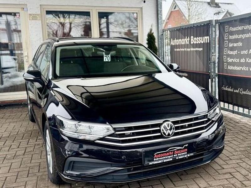 Gebraucht VW Passat 150 PS (110 kW) 2022 Schwarz Kombi