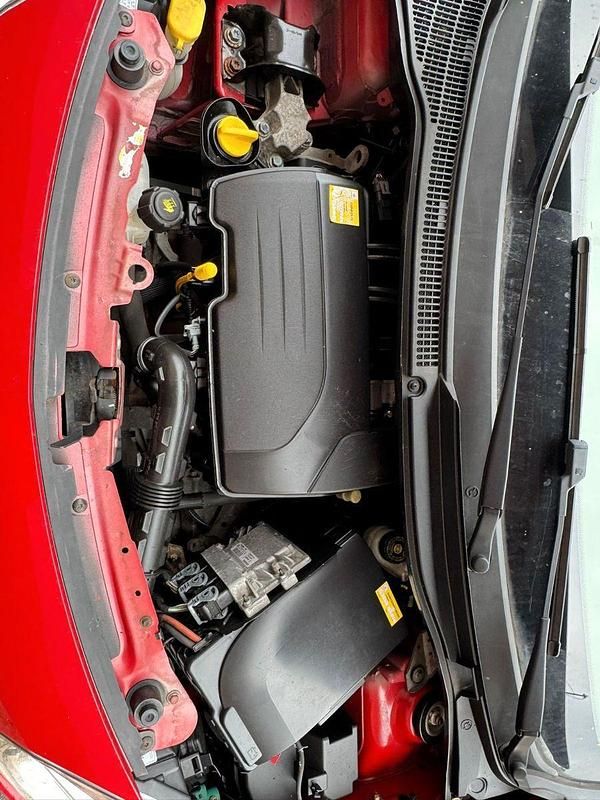 Rot Gebraucht 2009 Renault Twingo Expression Kleinwagen | 2.600 € (Etwas zu teuer) - Bild 1/4