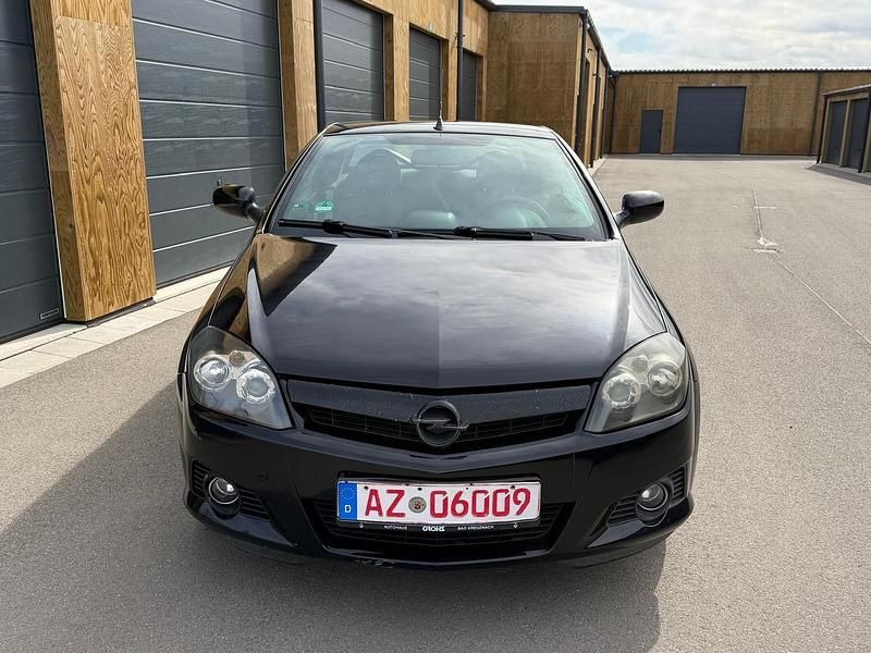 Gebraucht Opel Tigra 90 PS (66 kW) 2008 Schwarz Cabrio