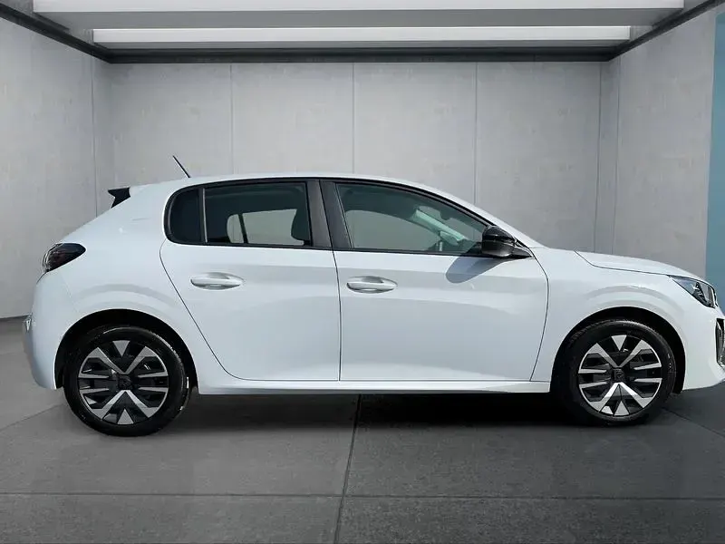 Neu Peugeot 208 Style 101 PS (74 kW) 2026 Weiß Kleinwagen