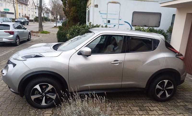 Gebraucht Nissan Juke Tekna 116 PS (85 kW) 2016 Silber SUV
