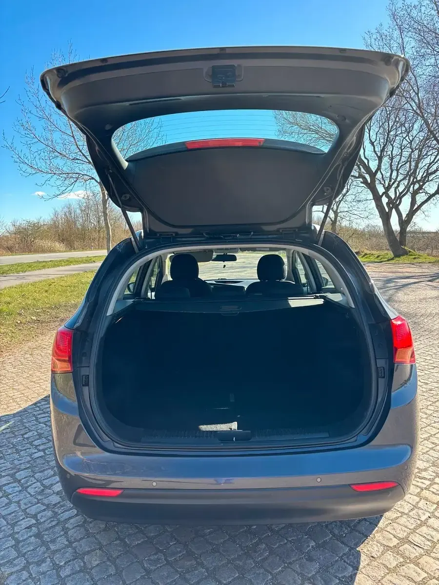 Używany Kia Ceed 2014 Czarny Hatchback