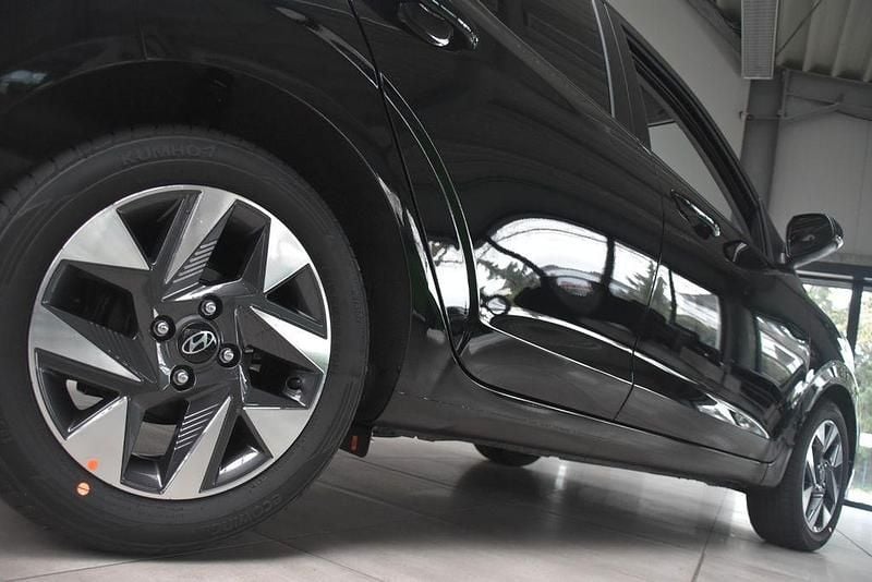 Neu Hyundai i10 Advanced 79 PS (58 kW) 2025 Schwarz Kleinwagen