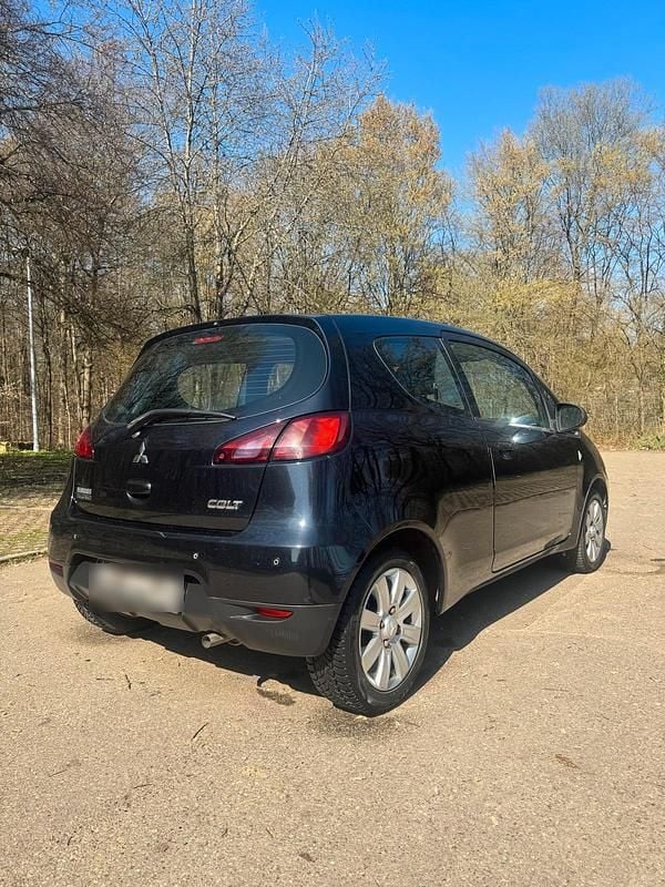 Gebraucht Mitsubishi Colt Top 95 PS (69 kW) 2010 Schwarz Kleinwagen