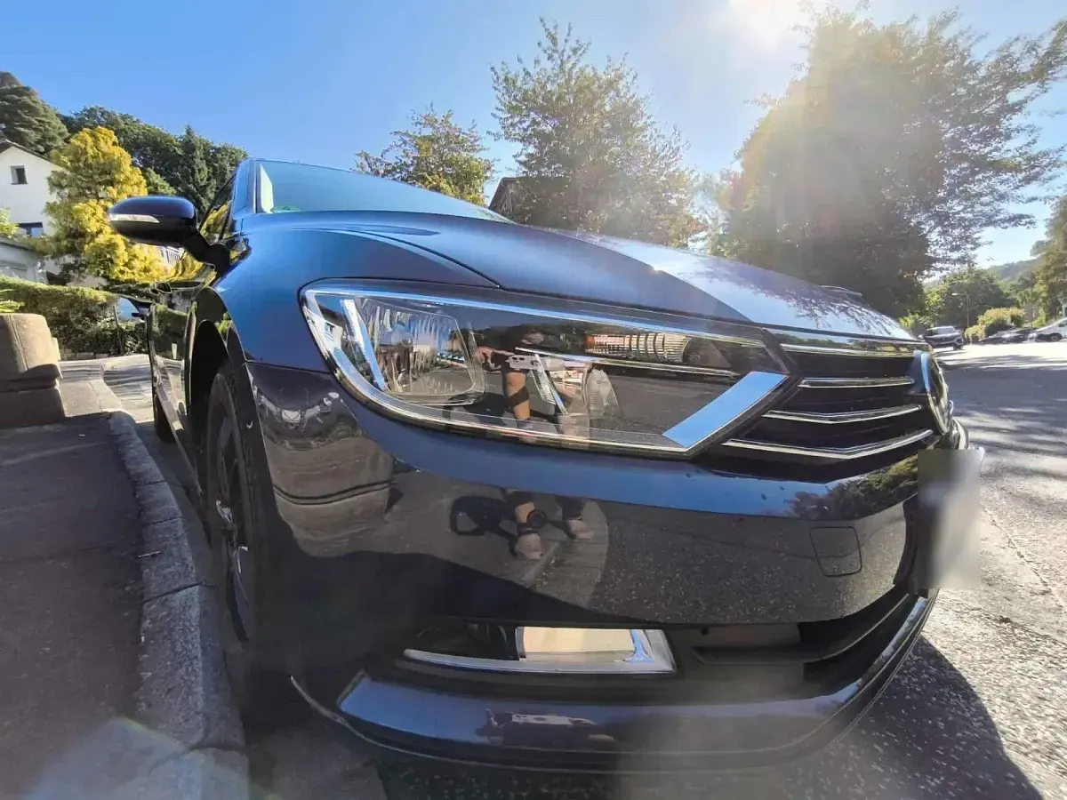 Gebraucht VW Passat 150 PS (110 kW) 2018 Blau Kombi