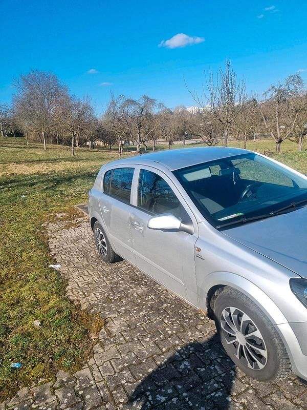 Gebraucht Opel Astra 105 PS (77 kW) 2005 Silber Kleinwagen