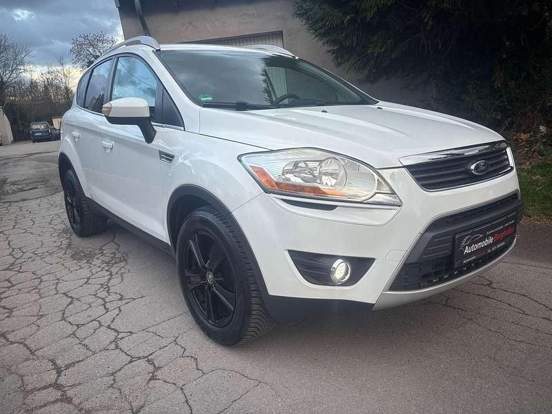 Gebraucht Ford Kuga Trend 140 PS (102 kW) 2012 Frostweiß SUV