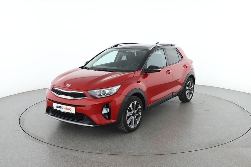 Rot Gebraucht 2018 Kia Stonic Vision SUV | 13.170 € (Fairer Preis) - Bild 1/3