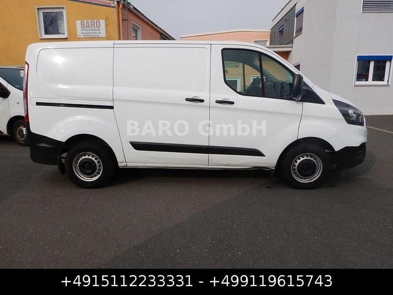 Gebraucht Ford Transit Custom 105 PS (77 kW) 2019 Weiß Van / Kleinbus