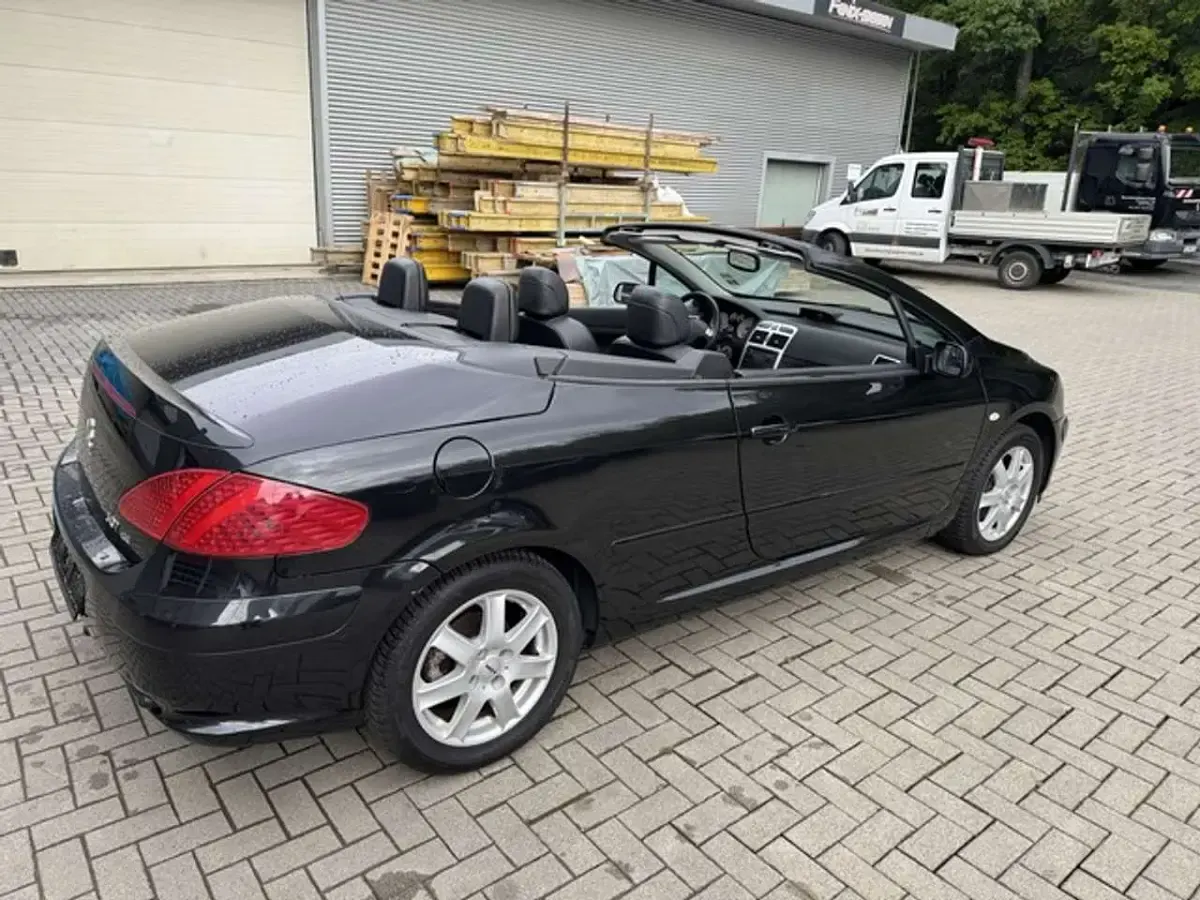 Gebraucht Peugeot 307 CC 136 PS (100 kW) 2004 Schwarz Cabrio