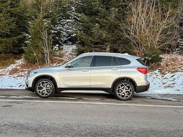 Silber Gebraucht 2018 BMW X1 SUV | 20.500 € (Fairer Preis) - Bild 1/4