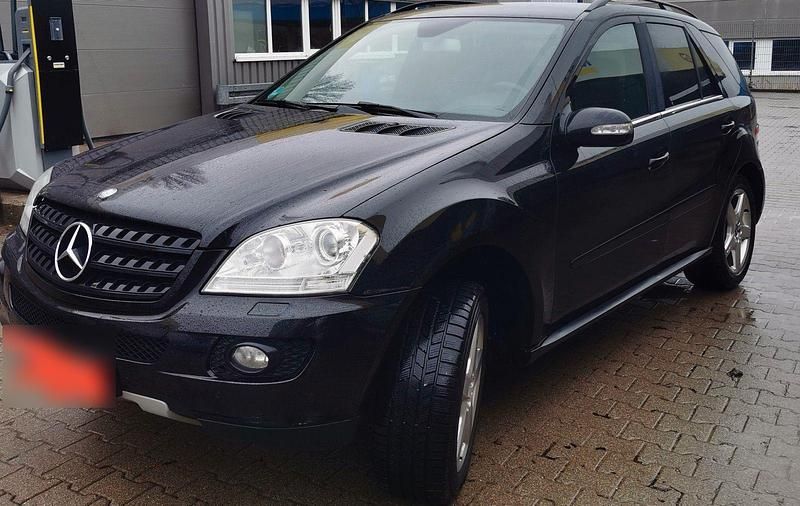 Gebraucht Mercedes ML350 272 PS (200 kW) 2006 Schwarz SUV