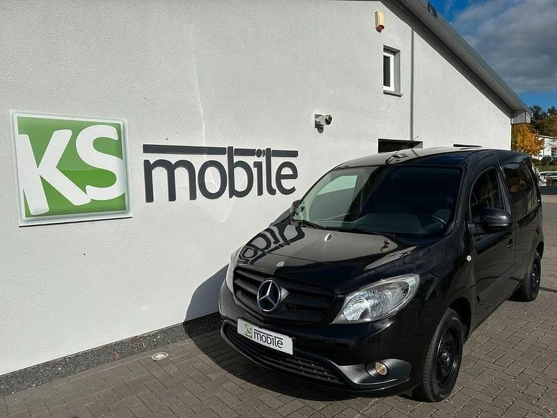 Schwarz Gebraucht 2017 Mercedes Citan 112 Kombi | 13.850 € (Teuer) - Bild 1/4