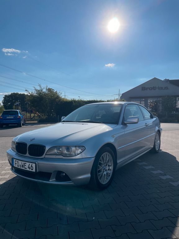 Silber Gebraucht 2004 BMW 318 Coupé | 3.350 € (Guter Preis) - Bild 1/4