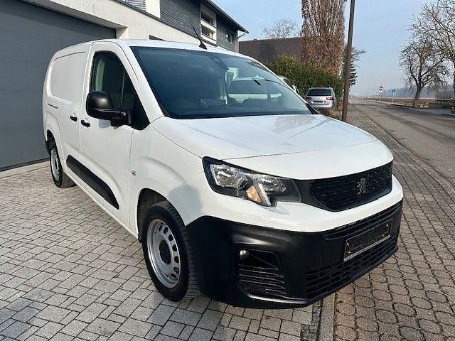 Gebraucht Peugeot Partner 131 PS (96 kW) 2020 Weiß Van / Kleinbus