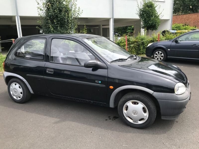 Schwarz Gebraucht 1998 Opel Corsa Limousine | 990 € (Fairer Preis) - Bild 1/4
