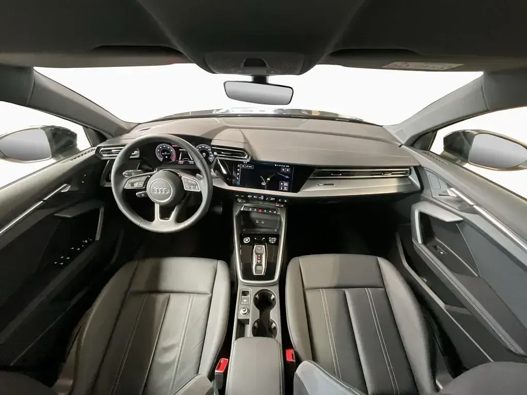 Używany Audi A3 S-line plus 150 KM (110 kW) 2025 Czarny Sedan/Limuzyna