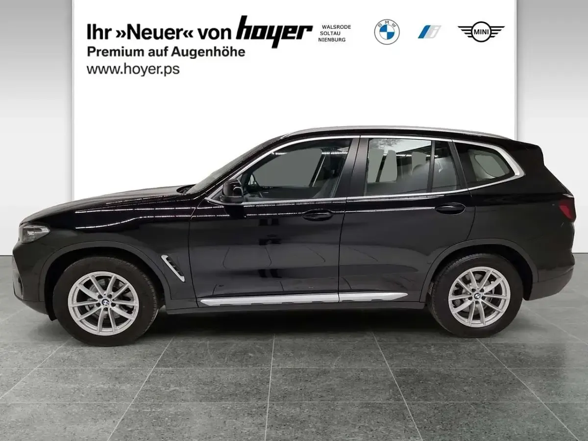 Gebraucht BMW X3 Sport Line 190 PS (139 kW) 2024 Schwarz ii SUV
