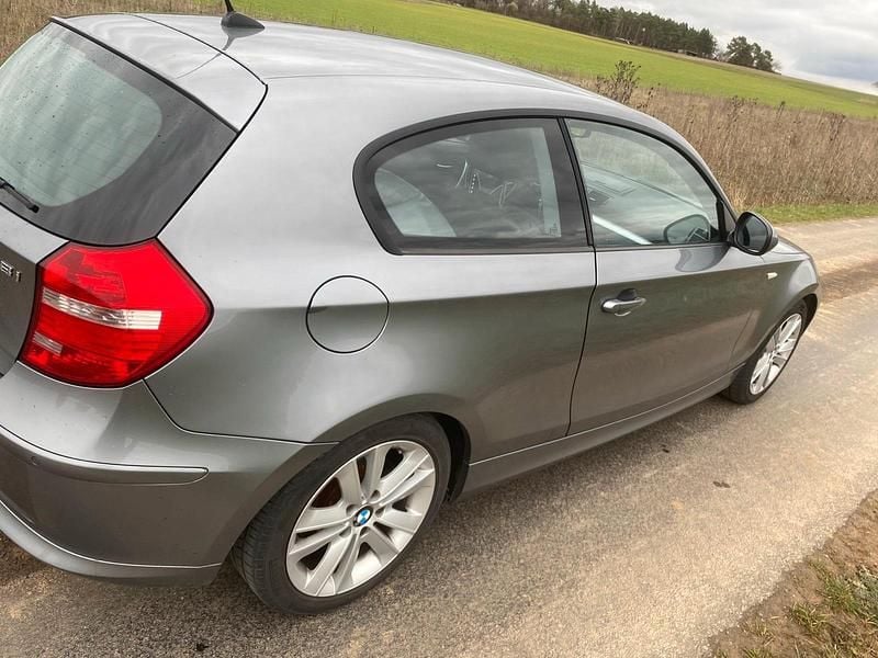 Gebraucht BMW 118 143 PS (105 kW) 2010 Grau Kleinwagen