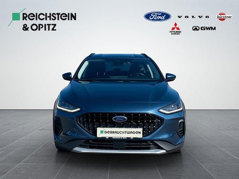Gebraucht Ford Focus Active X 155 PS (114 kW) 2023 Chroma blau Limousine