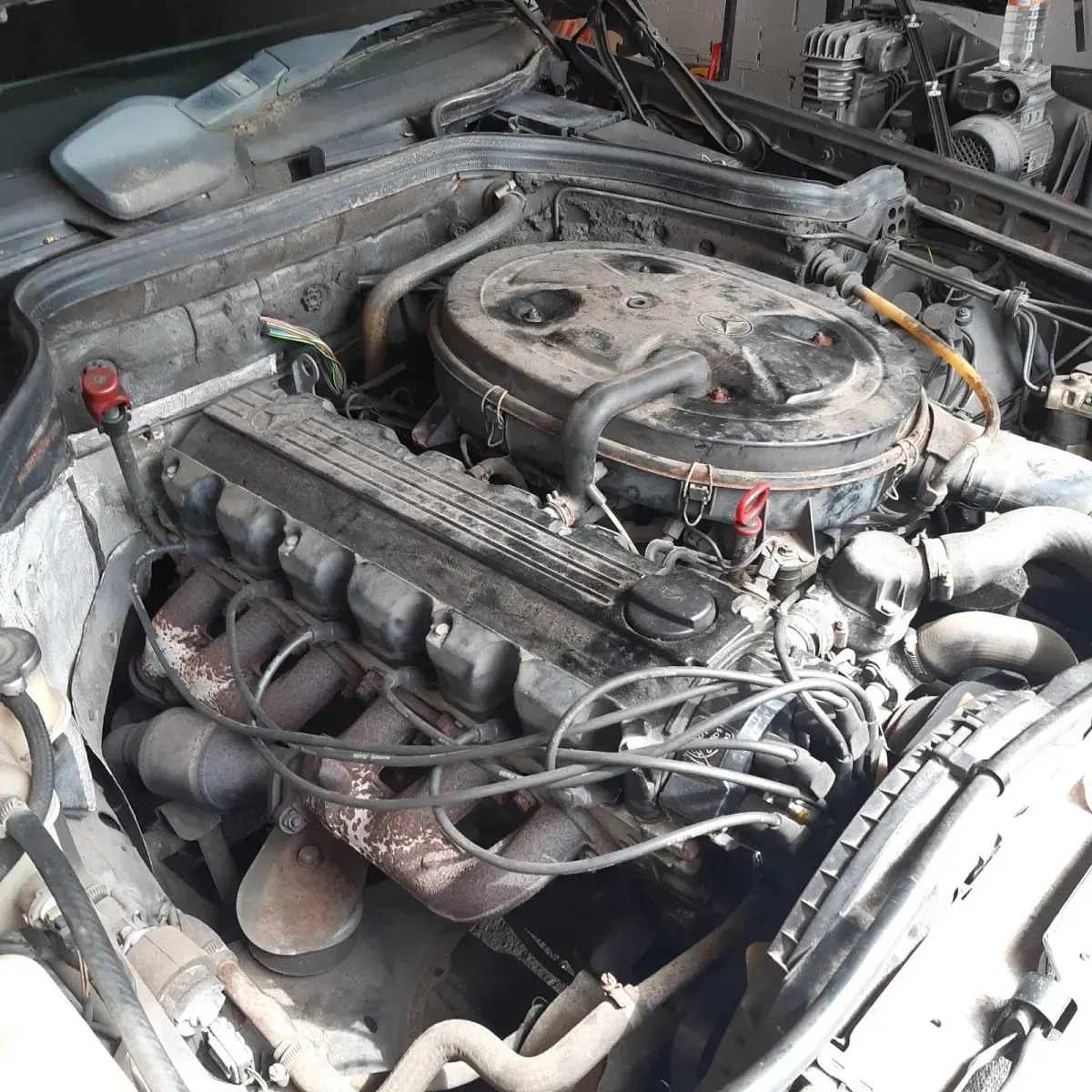 Gebraucht Mercedes E260 166 PS (122 kW) 1986 Grau Limousine